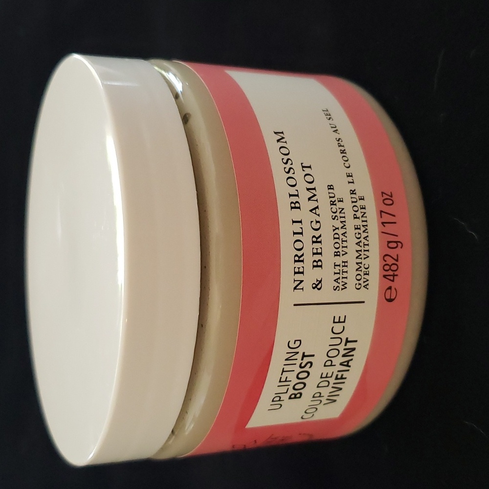 *Bath & Body Works NEROLI BLOSSOM & BERGAMOT Salt Body Scrub